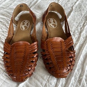 Slingback huaraches brown woven flat sandal